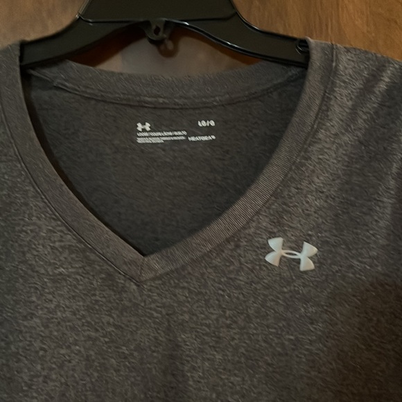 Under Armour tee - Picture 2 of 3